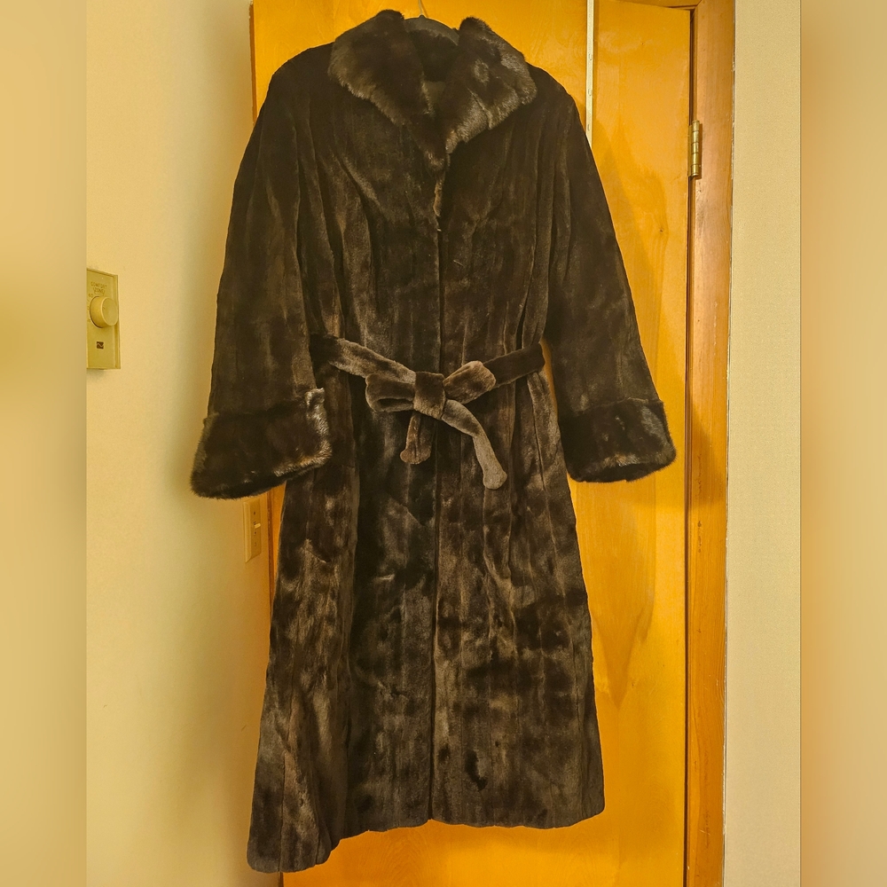 Real Mink Fur Coat in Rich Brown